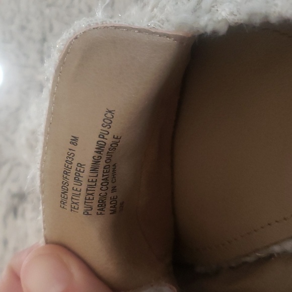 Steve Madden slip on flats - Picture 7 of 7